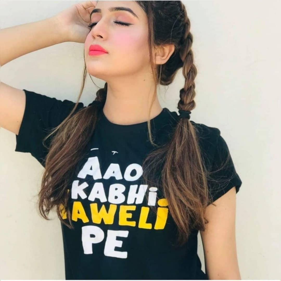 Black Ao Kabhi Haveli pe Cotton Printed T-shirt For Womens - Front View - AceCart